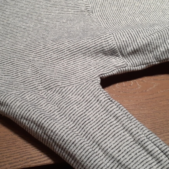 Grey & Gray womens cozy subtle black and gray top with waist tie size me… - Picture 5 of 8